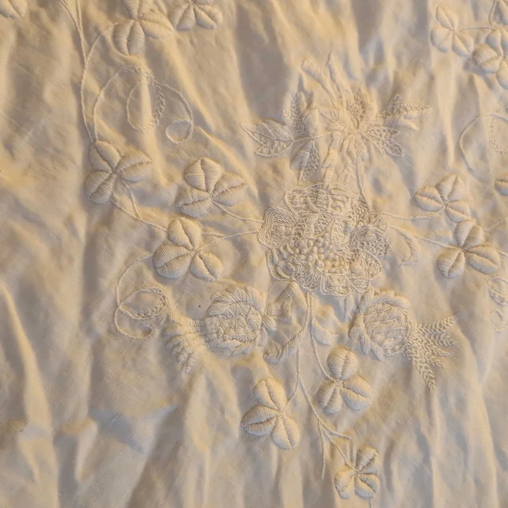 Off White Linen Hand Embroidered Crochet Lace Bedspread Victorian Clover Vtg